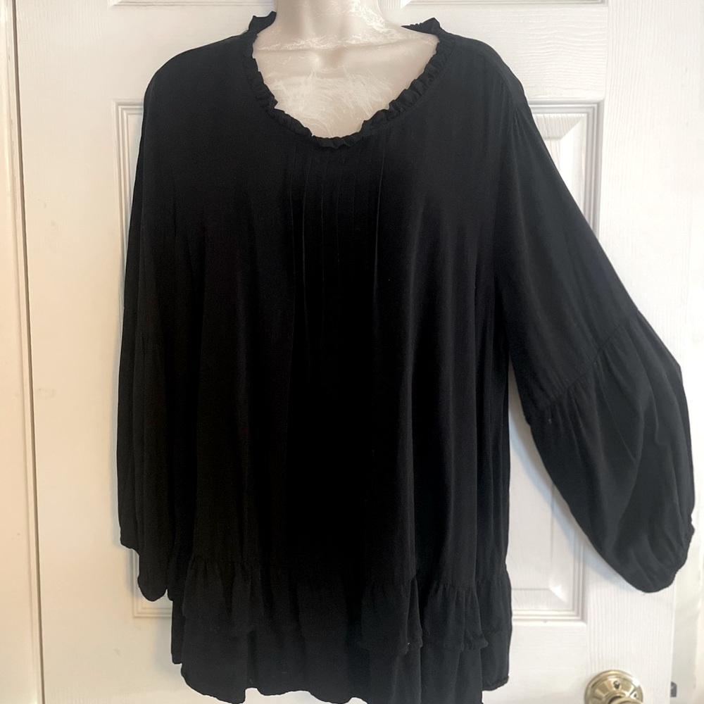 Bloomchic Black Top With‎ Ruffled Bottom